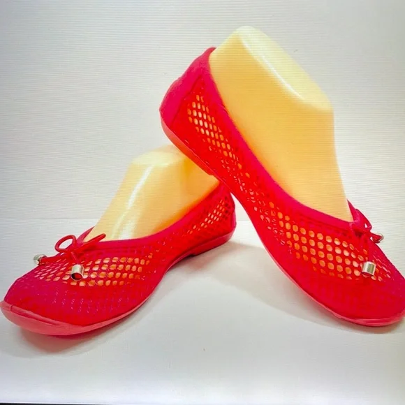 Sold out 🎈! adorable Red mesh Slip on flats 🥰 - Picture 2 of 5